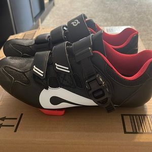 Women’s size 38 (7) peloton cycling shoes